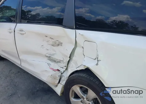 2014 Toyota Sienna Le V6 8 Passenger z USA, uszkodzony, nr VIN 5TDKK3DC5ES475091